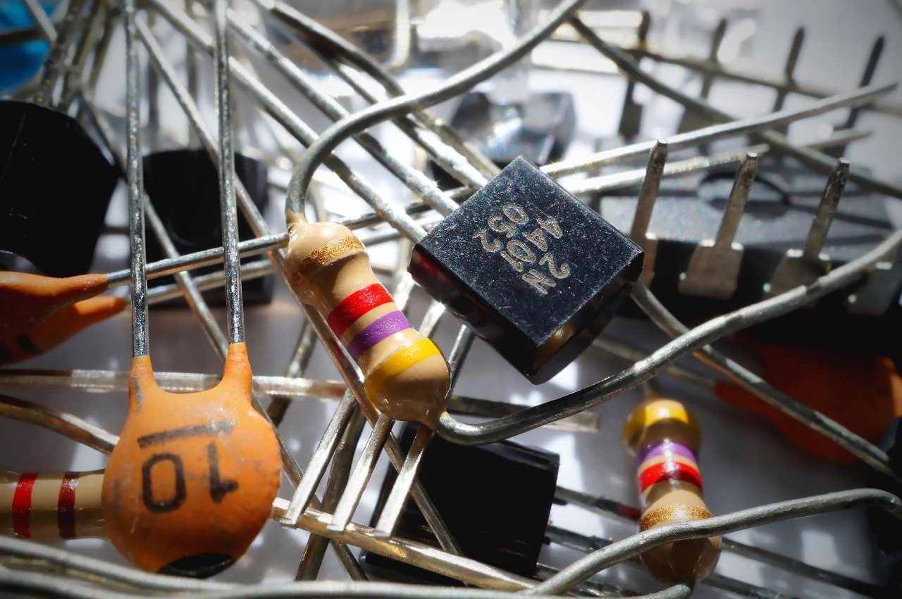 capacitor, components, electrical components, electronics, macro, resistor, transistor, capacitor, electronics, electronics, resistor, resistor, resistor, resistor, transistor, transistor, transistor, transistor, transistor